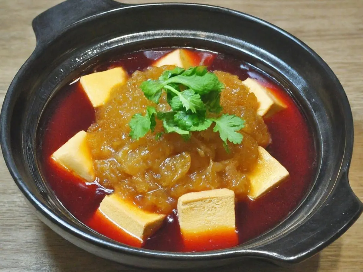 Braised Fish Maw and Tofu in Red Gravy with Rice Braised Fish Maw and Tofu in Red Gravy with Rice