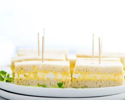 Mini Egg Sandos Mini Egg Sandos