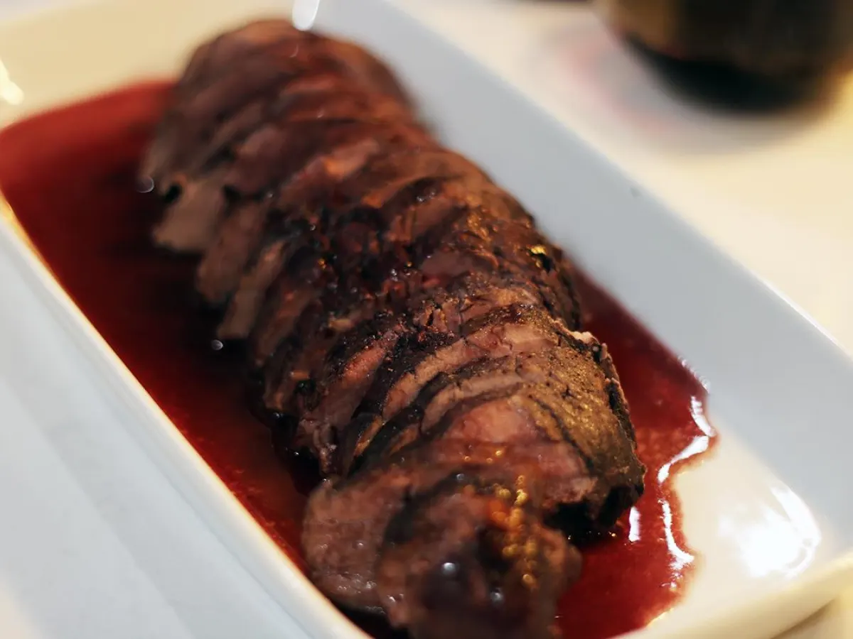 Tri Tip with Red Wine Sauce