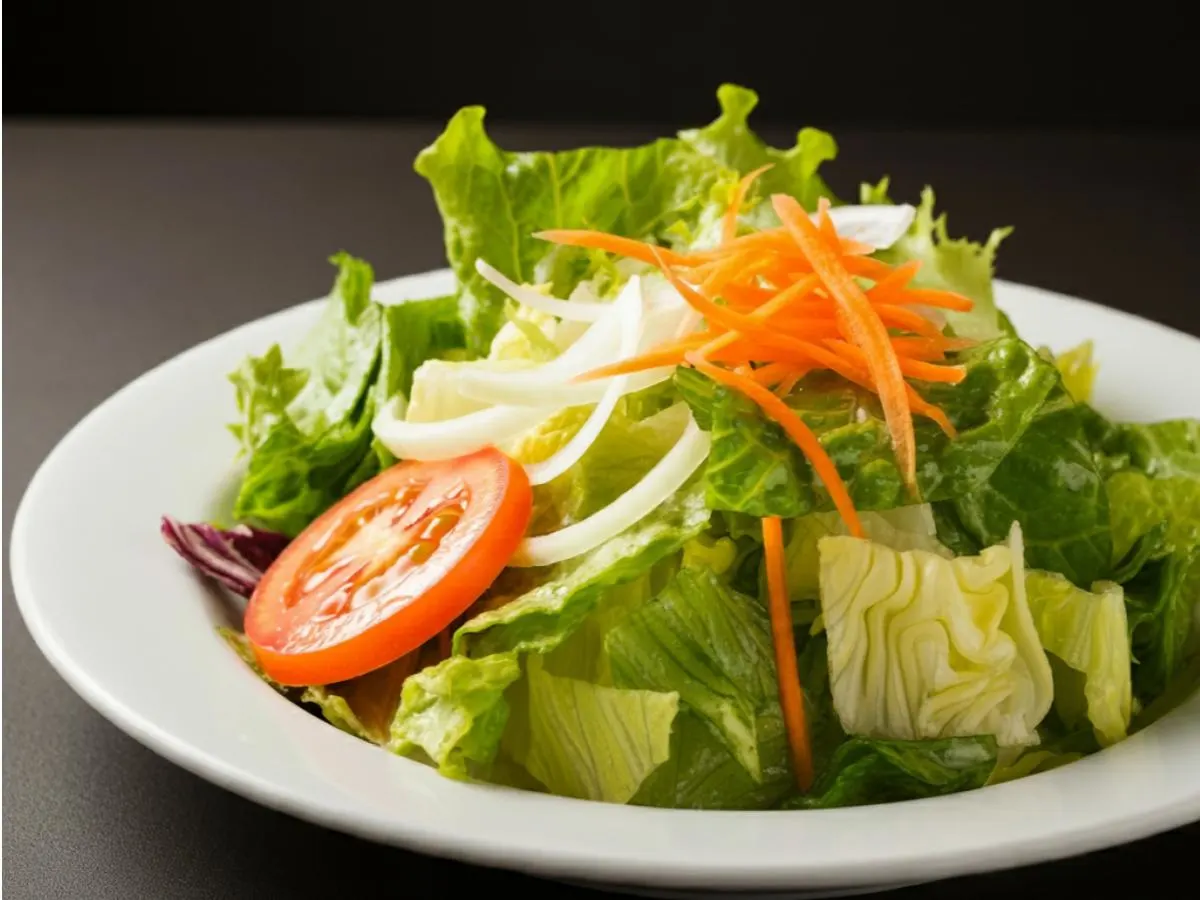 Mixed Green Salad with Oil and Vinegar Dressing Mixed Green Salad with Oil and Vinegar Dressing