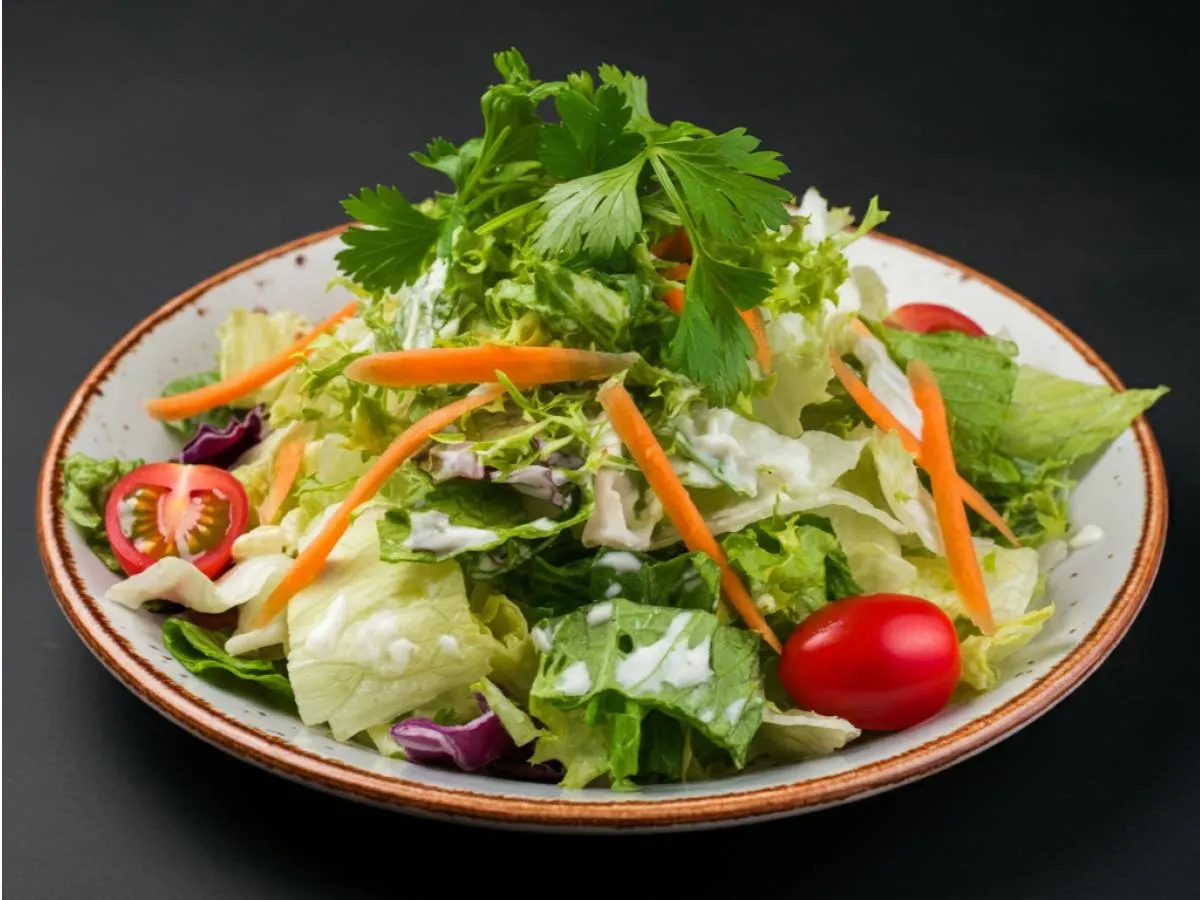Mixed Green Salad with Ranch Dressing Mixed Green Salad with Ranch Dressing