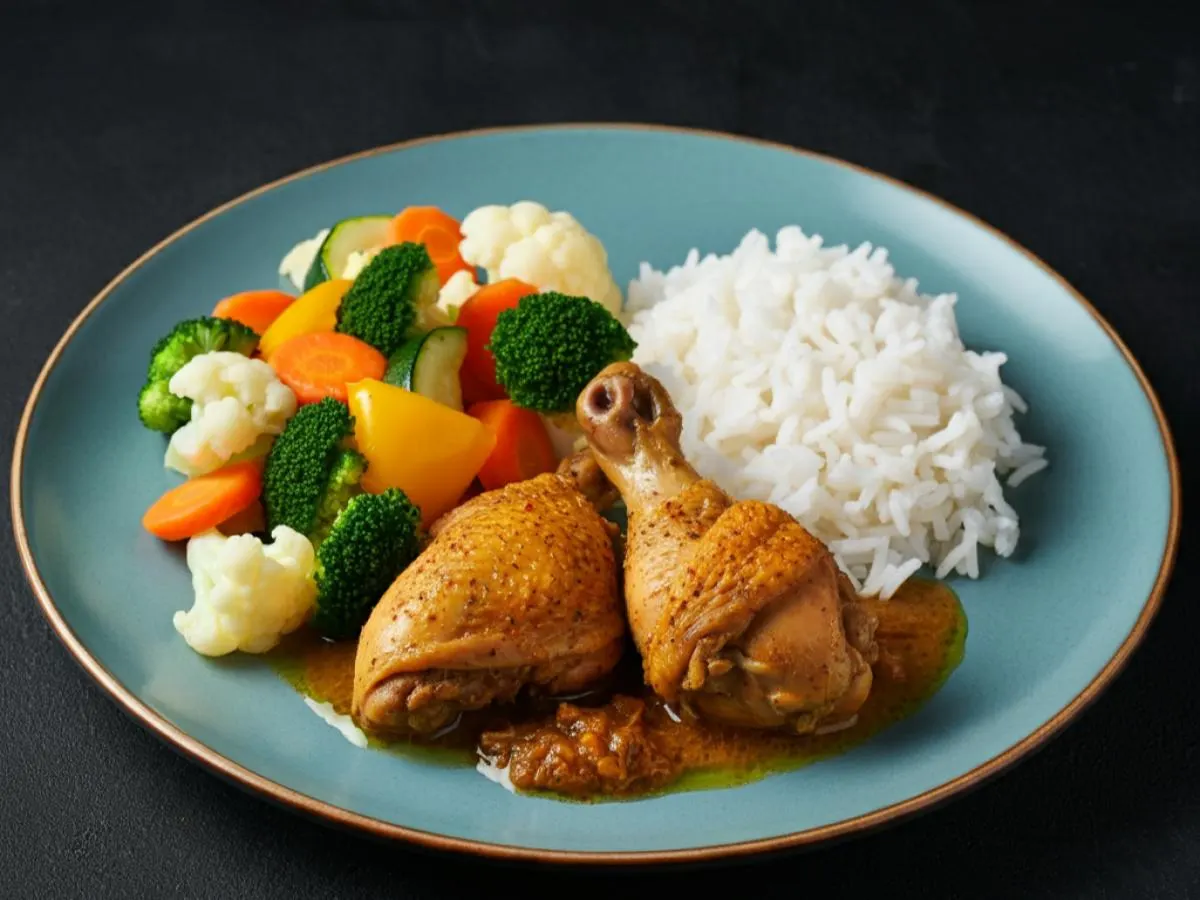 Stewed Chicken with White Rice and Steamed Seasonal Vegetables