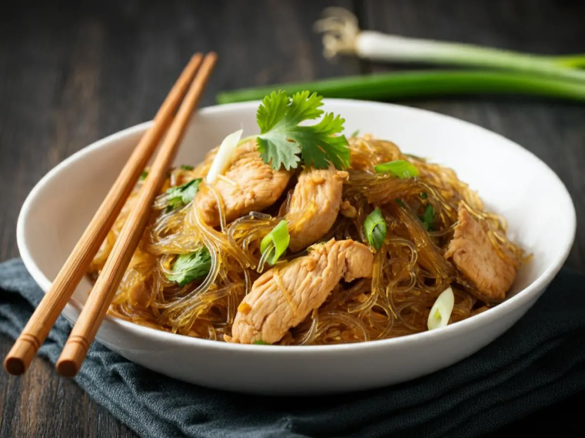 Chicken Pad Woon Sen (Mild Spice) Chicken Pad Woon Sen (Mild Spice)