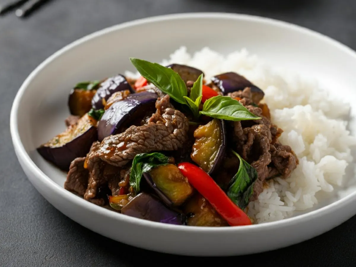 Beef Eggplant Thai Basil with White Rice (Medium Spice) Beef Eggplant Thai Basil with White Rice (Medium Spice)