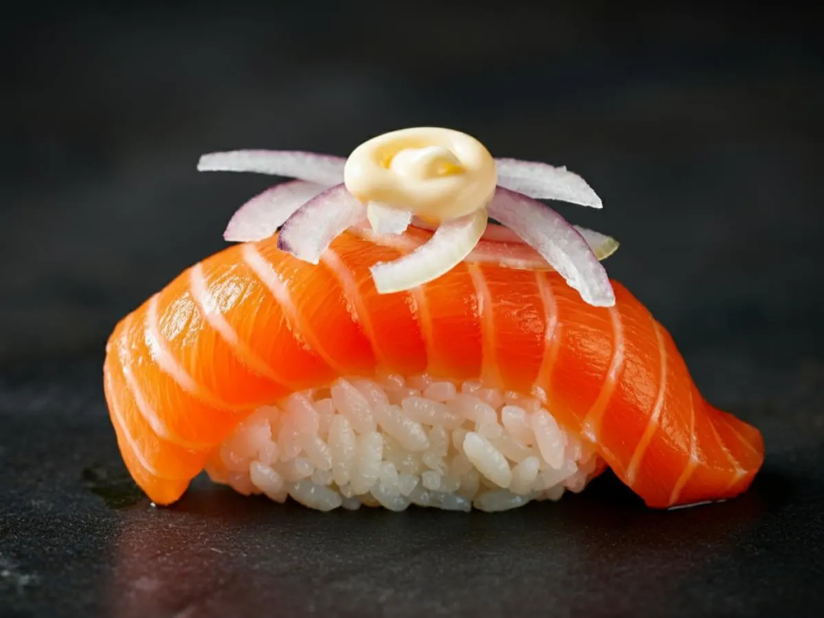Fresh Salmon with Onions and Mayo - Nigiri