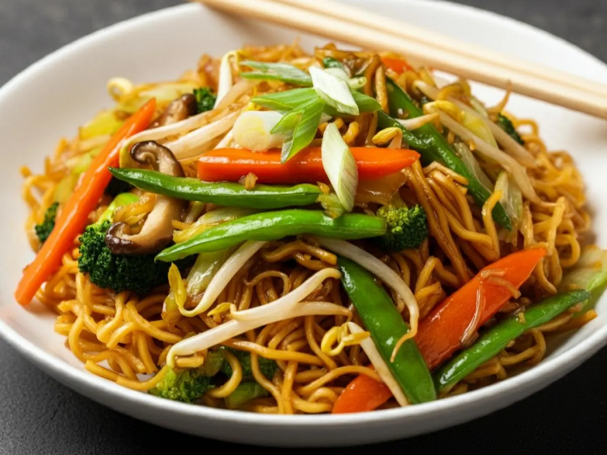 Stir Fry Chow Mein w/ Vegetables Stir Fry Chow Mein w/ Vegetables