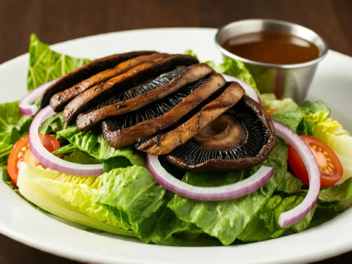 Individual House Salad with Grilled Portobello Mushroom Individual House Salad with Grilled Portobello Mushroom