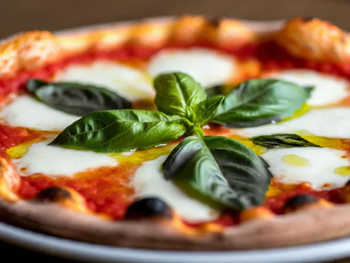 Margherita Pizza - XL 16" Margherita Pizza - XL 16"