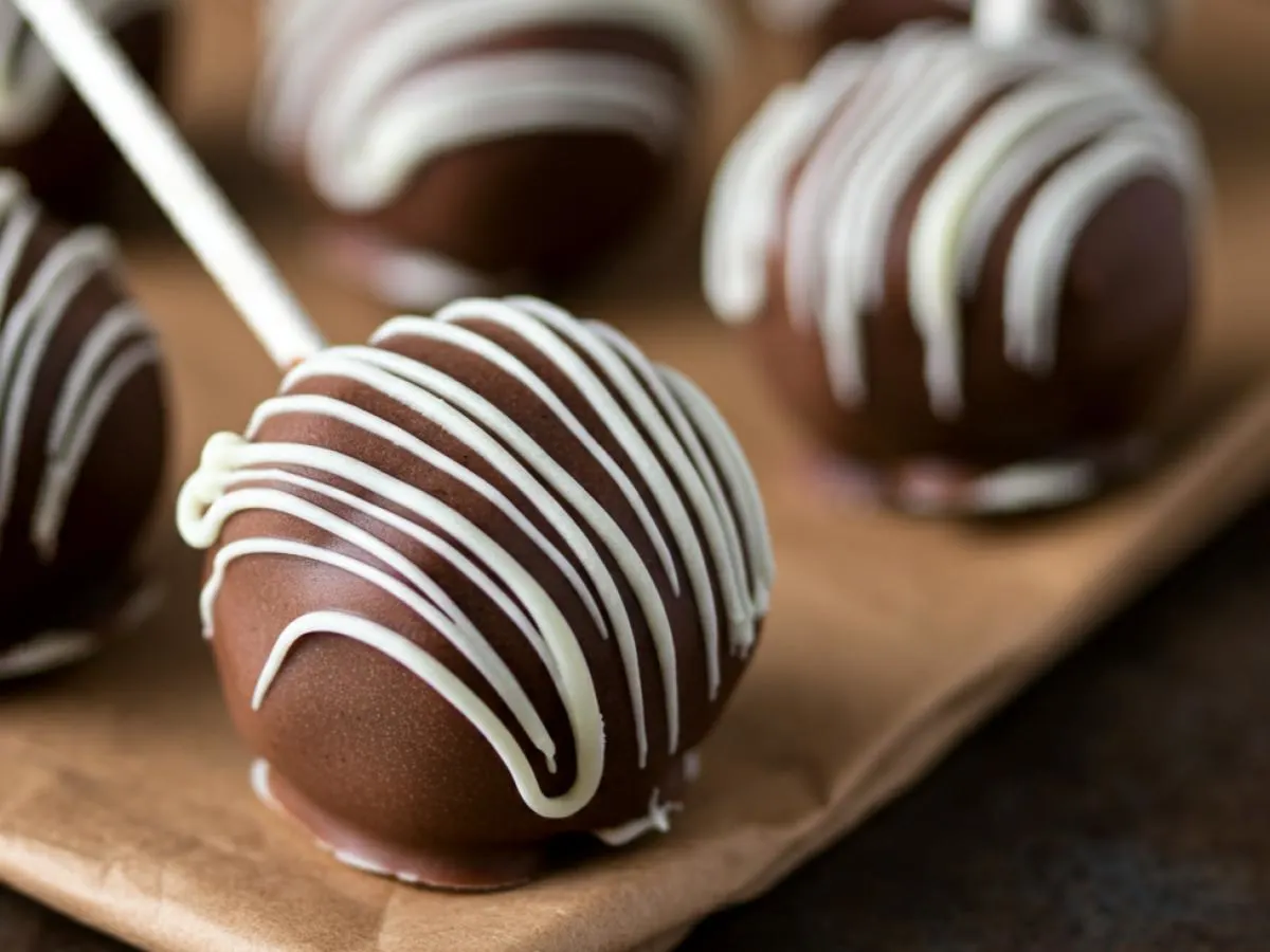 Gingerbread Cake Pops Gingerbread Cake Pops