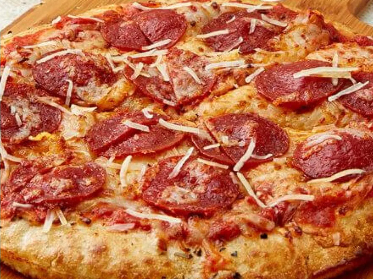 Pepperoni & Double Cheese Pizza Box with Salad and Chips Pepperoni & Double Cheese Pizza Box with Salad and Chips