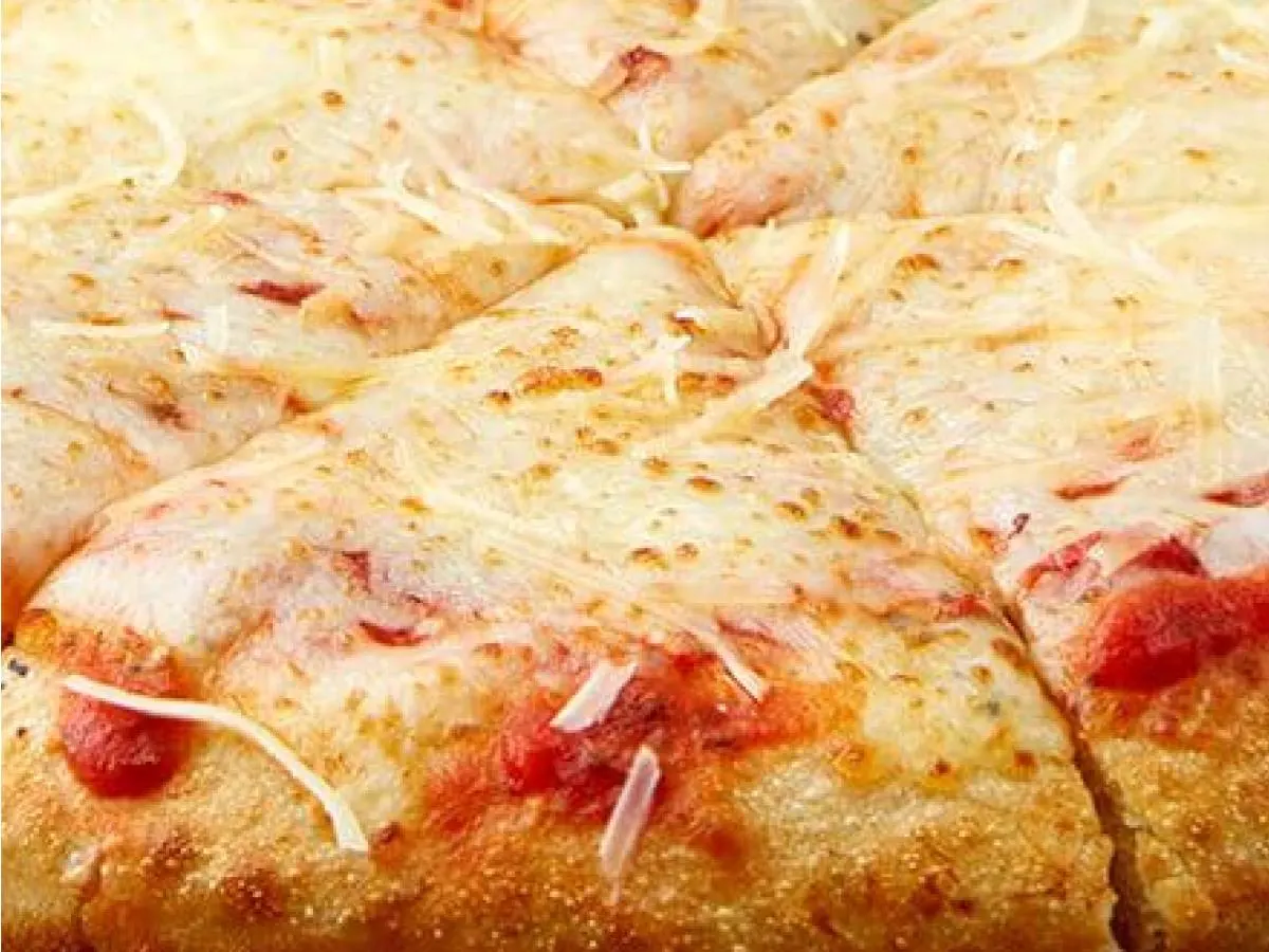 Double Cheese Pizza Box with Salad and Chips Double Cheese Pizza Box with Salad and Chips