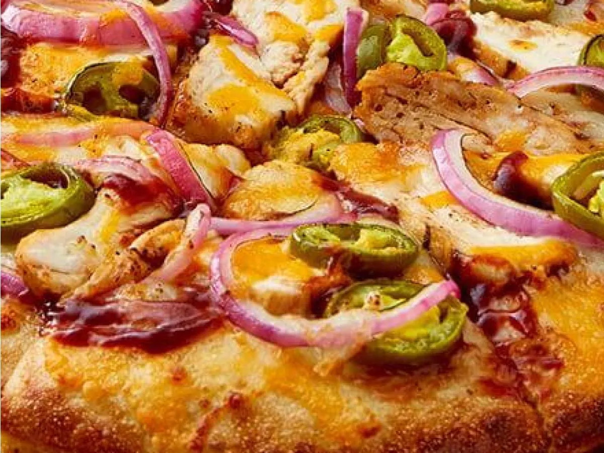 BBQ Chicken & Jalapeno Pizza Box with Salad and Chips BBQ Chicken & Jalapeno Pizza Box with Salad and Chips