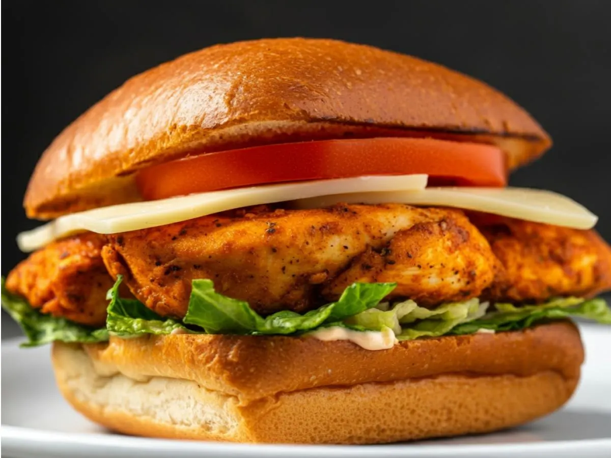 Roasted Chicken and Provolone Sandwich Box with Chips and Cookie Roasted Chicken and Provolone Sandwich Box with Chips and Cookie