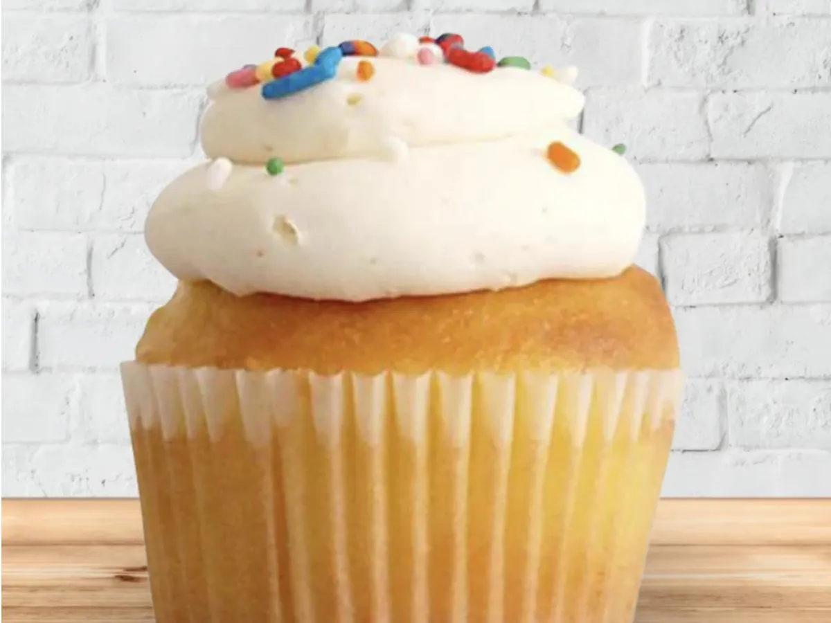 Vanilla Cupcake with Vanilla Buttercream Frosting Vanilla Cupcake with Vanilla Buttercream Frosting