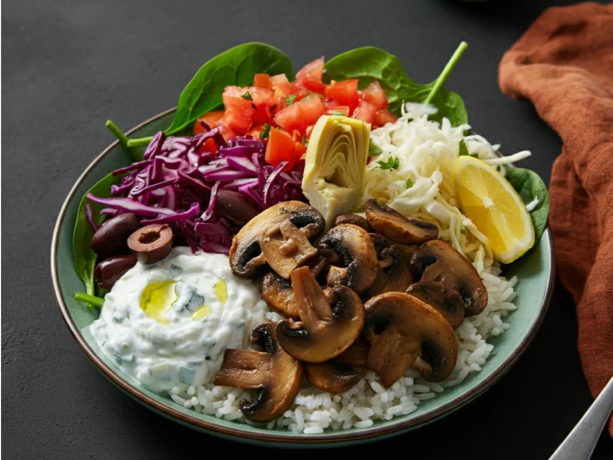 Spinach-White Basmati Rice | Tzatziki | Mushroom Shawarma | Lemon + Olive Oil