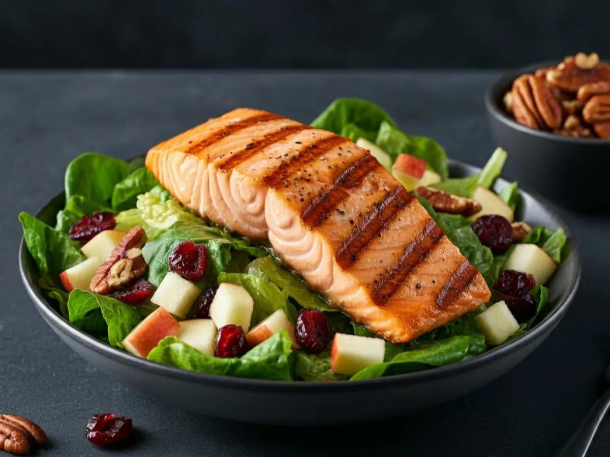 Sweet Onion Apple Salad Boxed Meal with Salmon