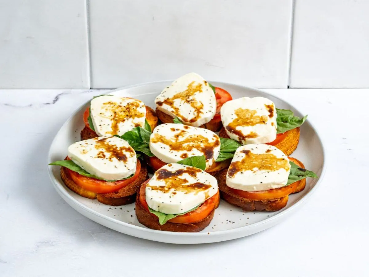 Mozzarella Tomato and Basil Skewers Mozzarella Tomato and Basil Skewers