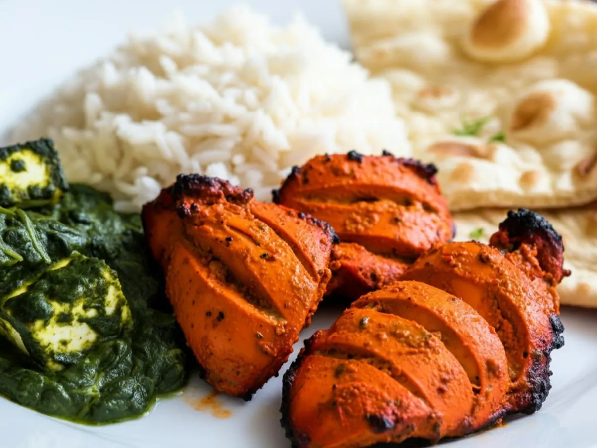 Chicken Tikka and Saag Paneer with Rice and Naan Chicken Tikka and Saag Paneer with Rice and Naan
