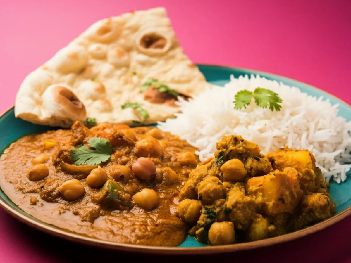 Chana Masala and Aloo Mottor Gobi with Rice and Naan Chana Masala and Aloo Mottor Gobi with Rice and Naan