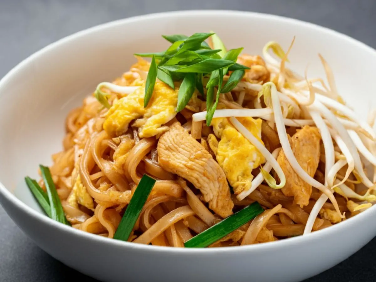 Peanut-Free Pad Thai Noodles with Chicken Peanut-Free Pad Thai Noodles with Chicken