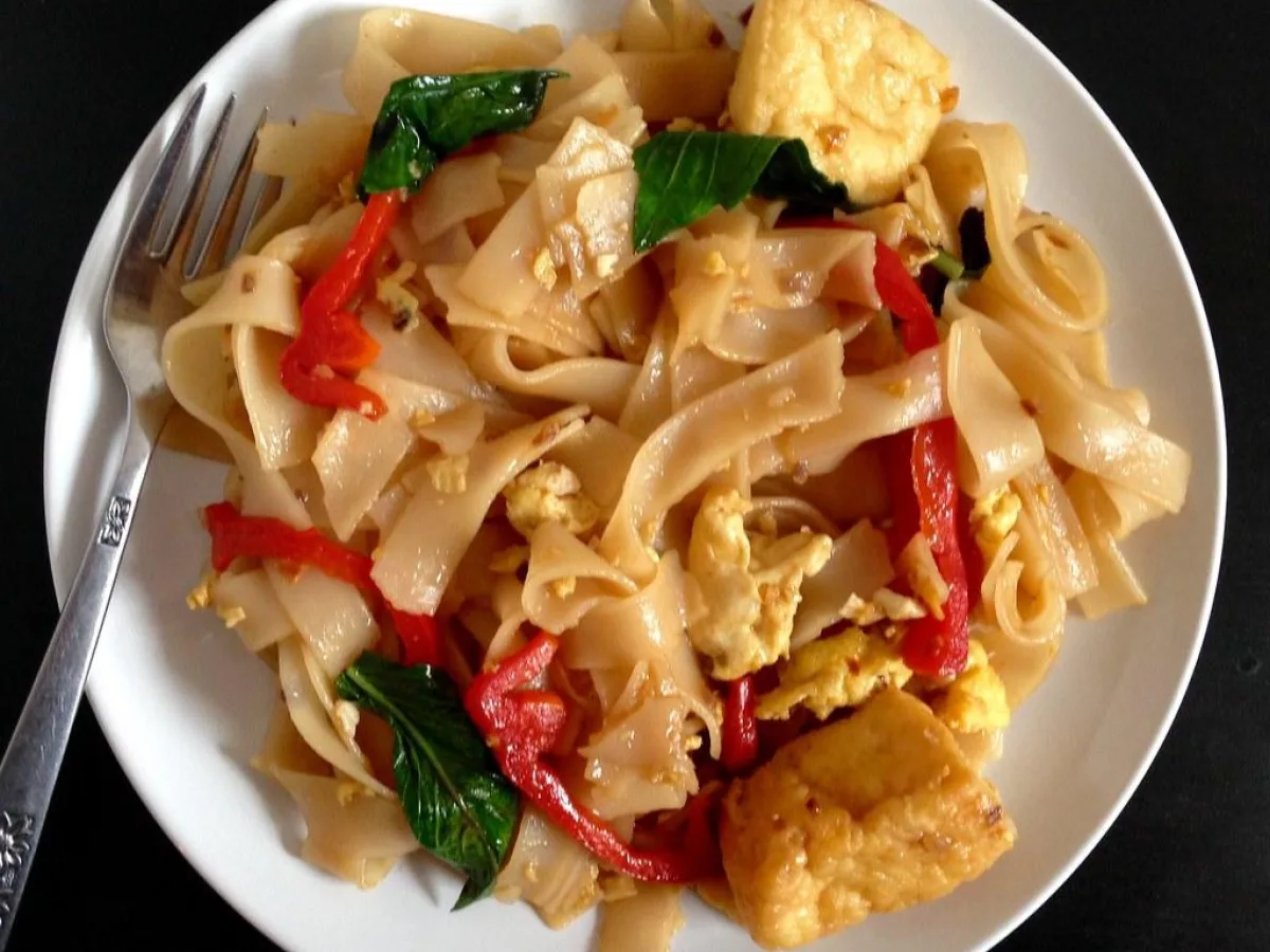Tofu Pad Khee Mao [16 oz]