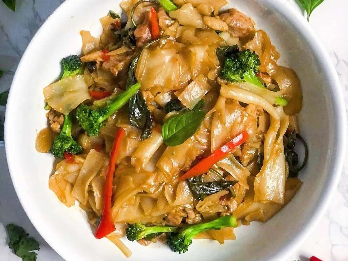 Chicken Pad Khee Mao