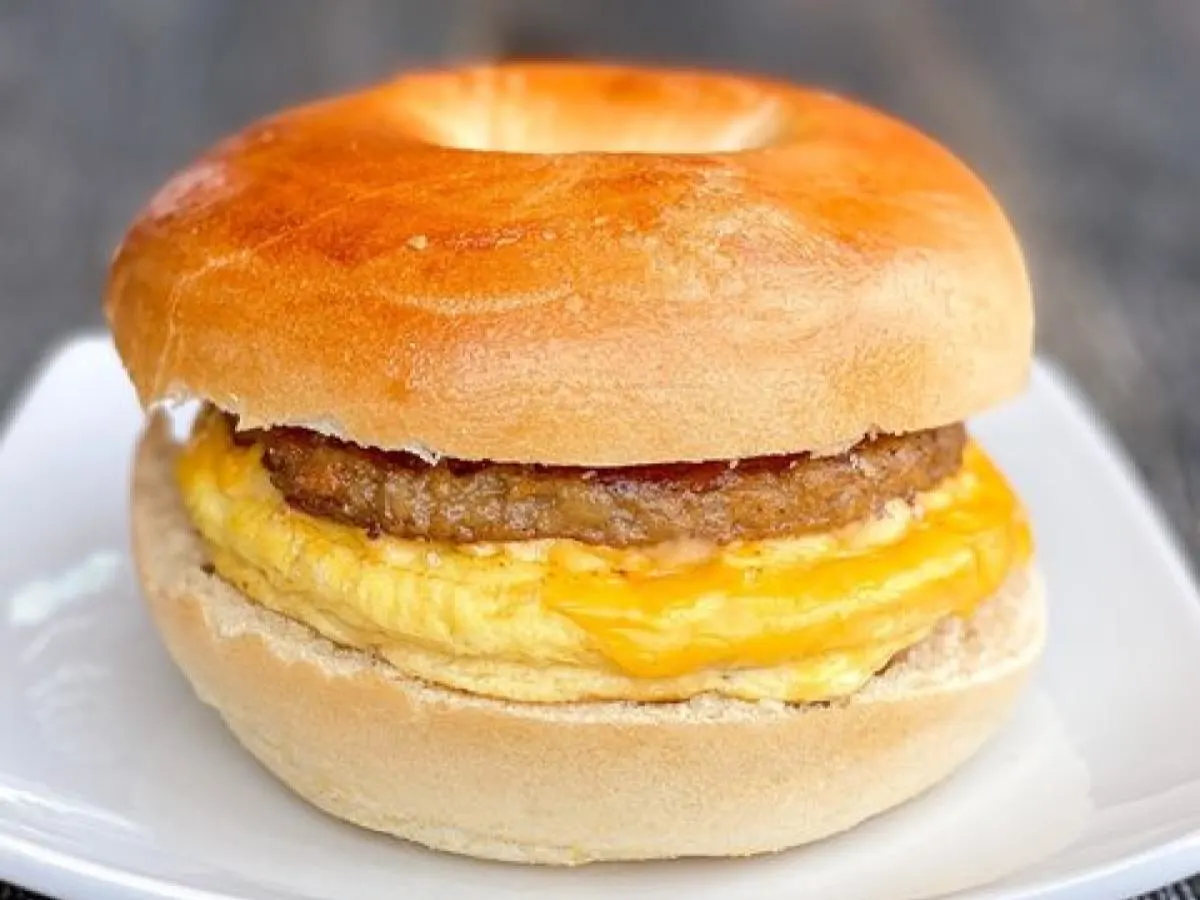 Plain Bagel Sumac Chicken Sausage Breakfast Sandwich Plain Bagel Sumac Chicken Sausage Breakfast Sandwich