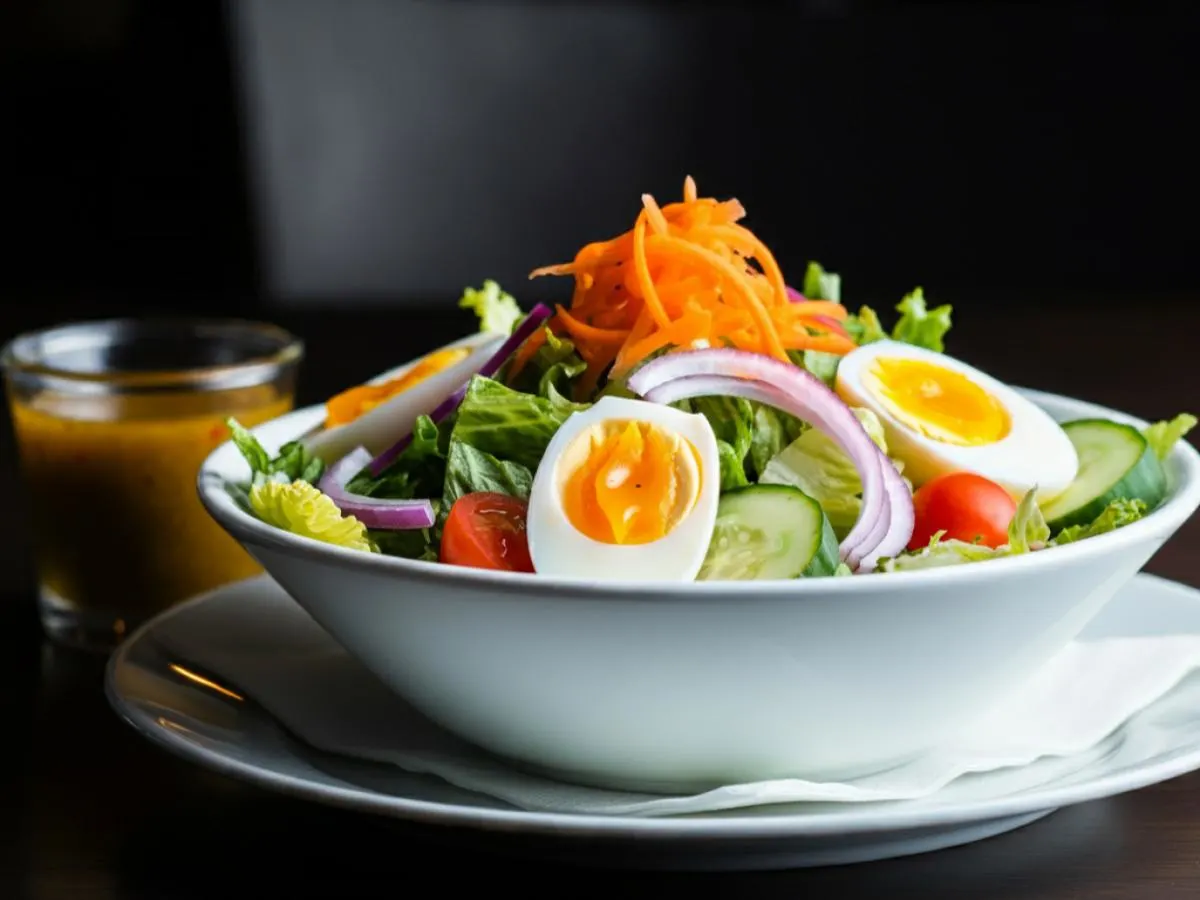 Garden Salad with Hard Boiled Eggs Garden Salad with Hard Boiled Eggs