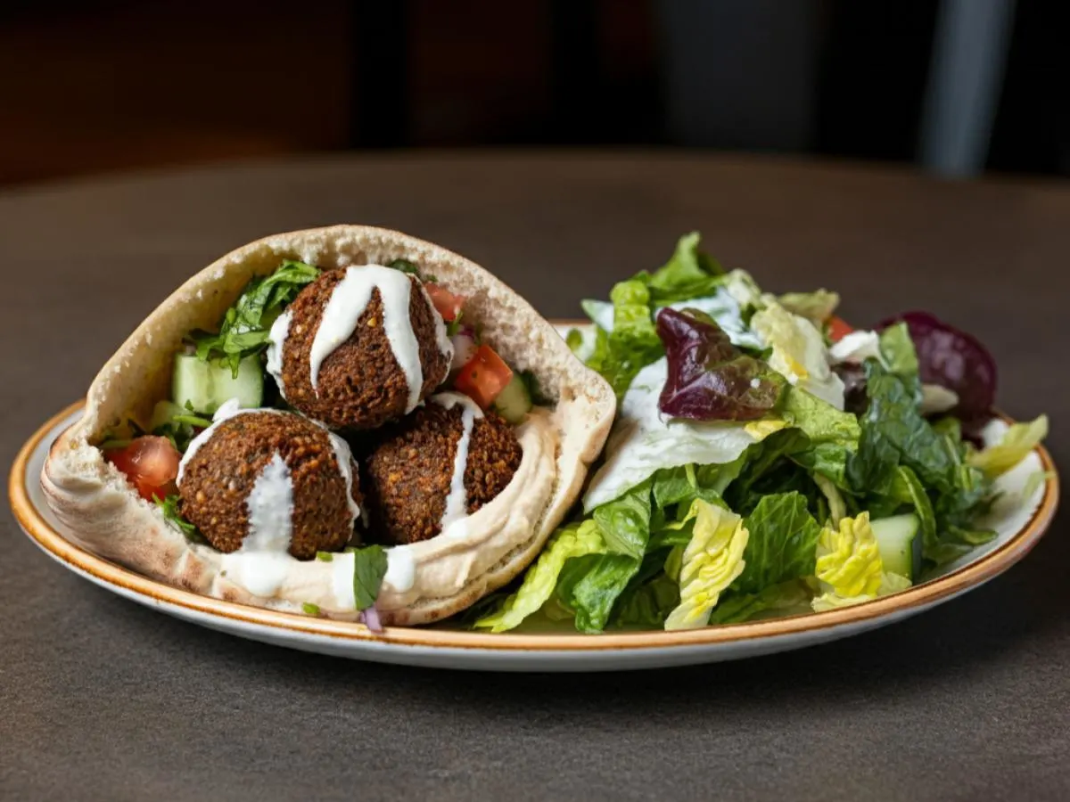 Falafel in Pita and Green Salad Falafel in Pita and Green Salad