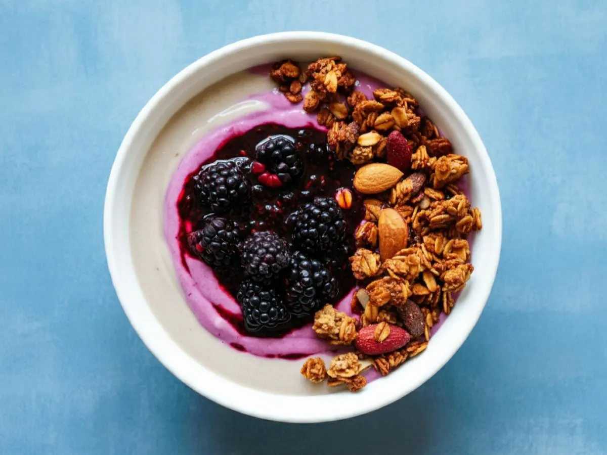 Vegan Yogurt Parfait (dairy free) Vegan Yogurt Parfait (dairy free)