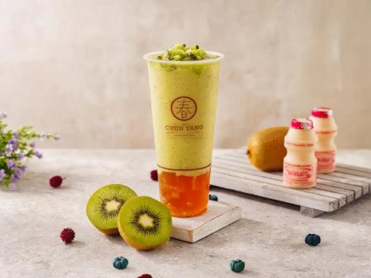 Kiwi and Yakult smoothie with Jelly Kiwi and Yakult smoothie with Jelly