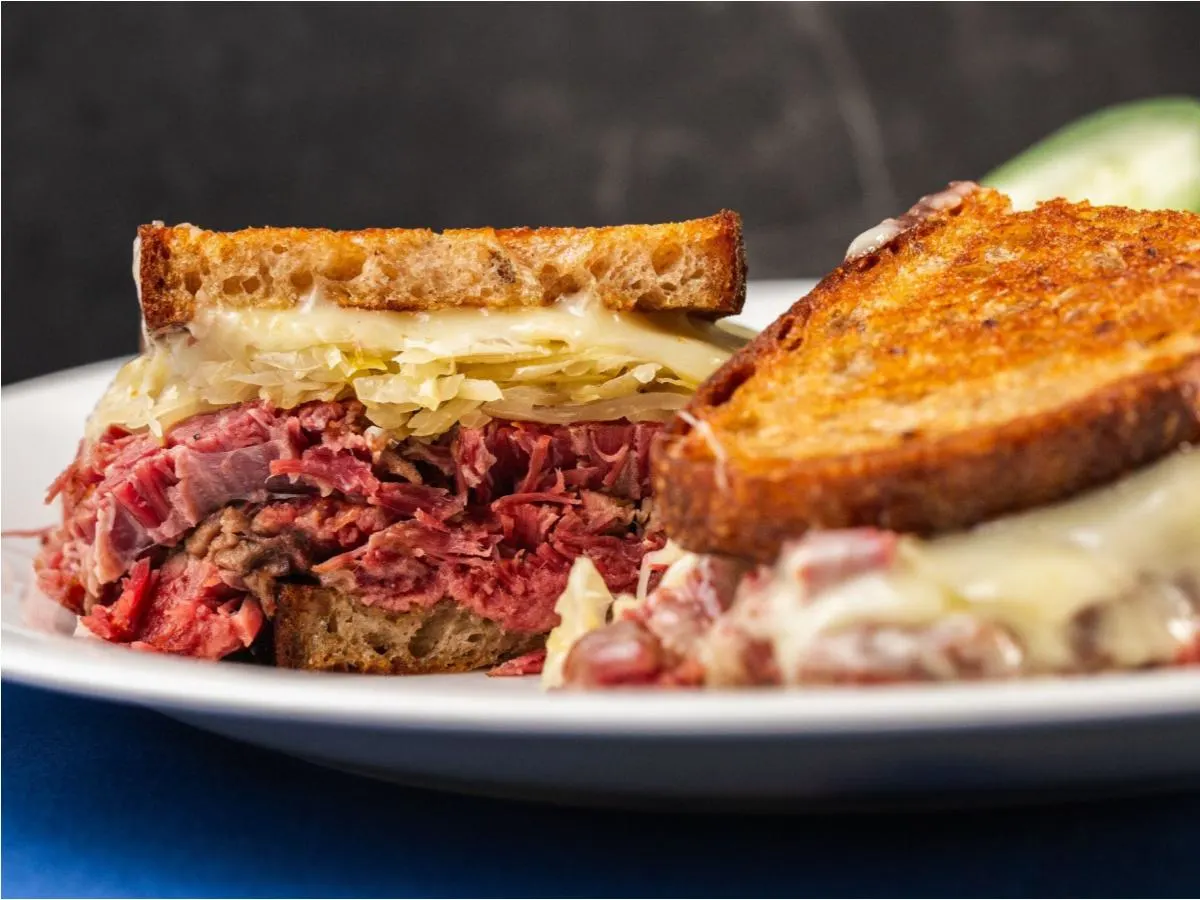 Deluxe Classic Reuben Sandwich Deluxe Classic Reuben Sandwich