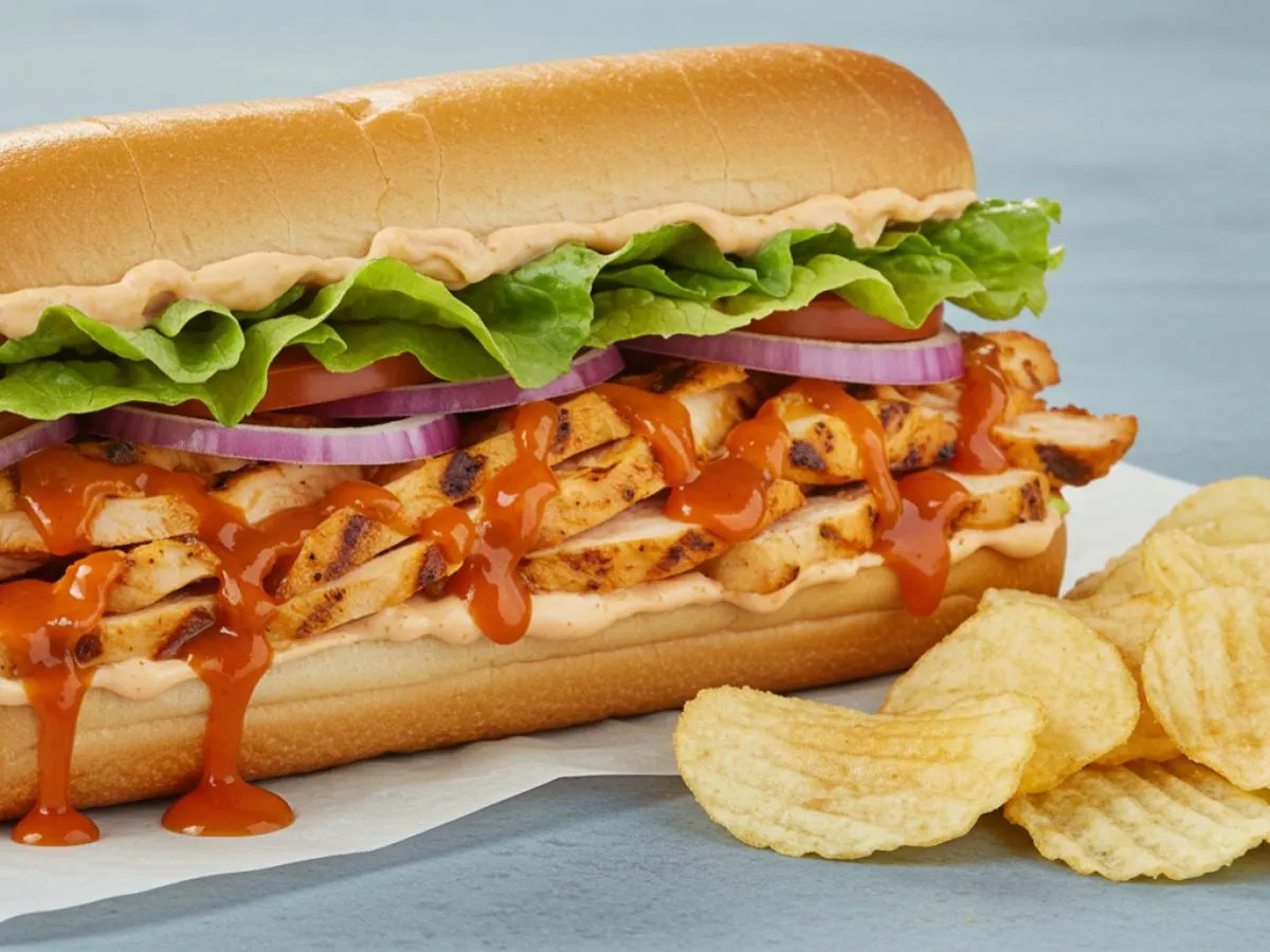 Buffalo Chicken Sandwich with Chips Buffalo Chicken Sandwich with Chips