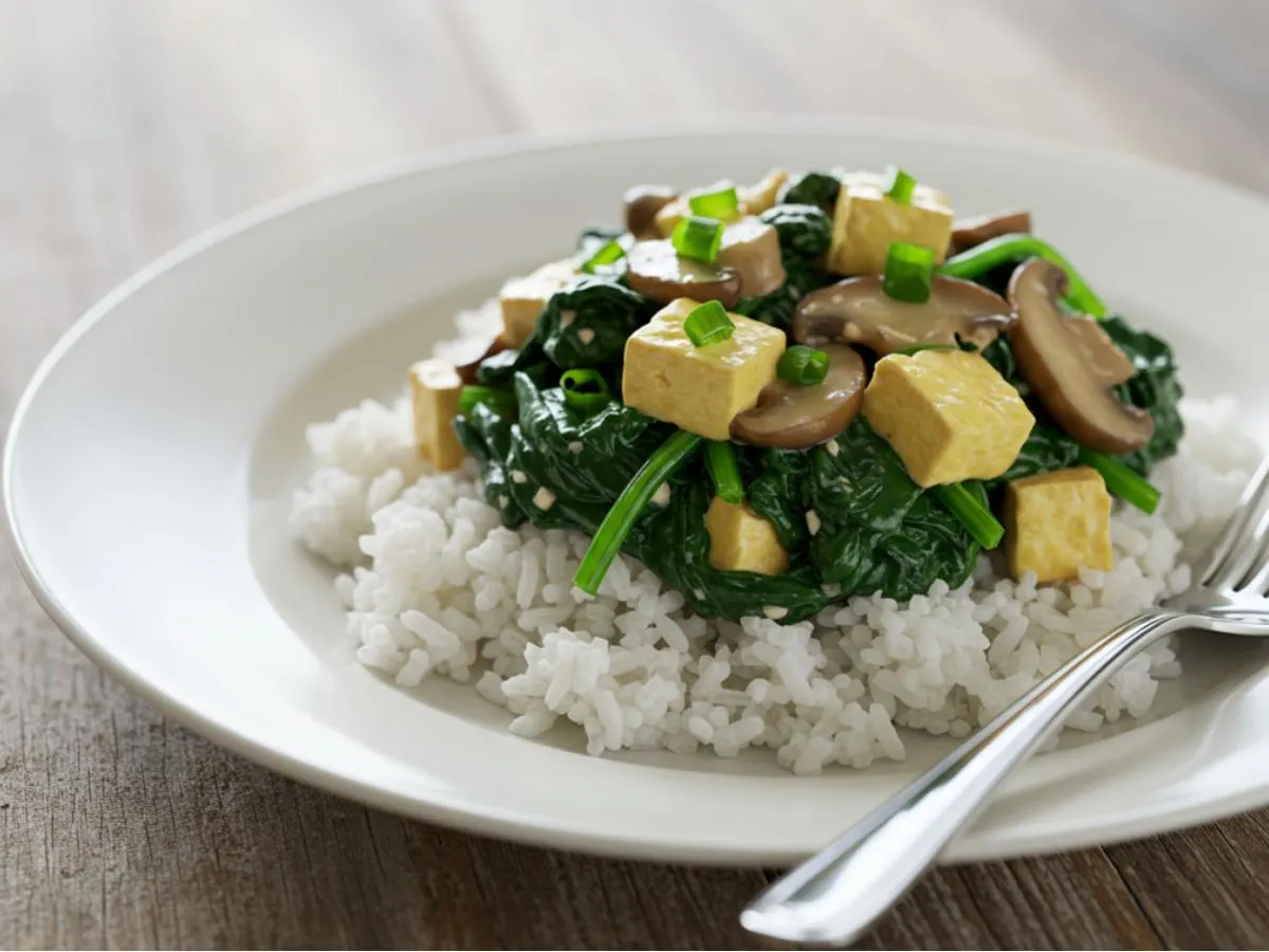 Spinach with Soft Tofu and Mushrooms Rice Box Spinach with Soft Tofu and Mushrooms Rice Box