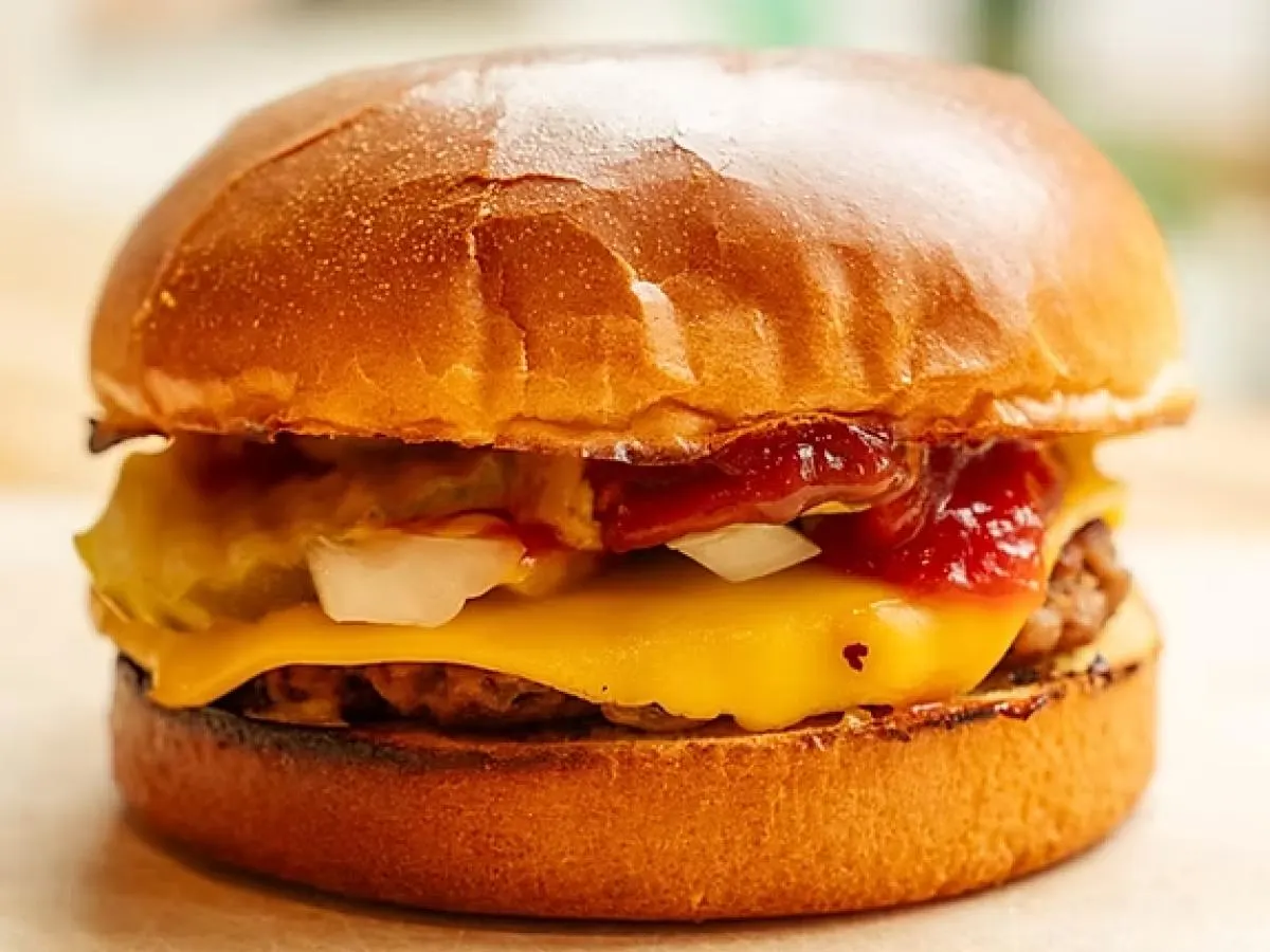 Classic Lunch Box: Impossible Beef Eleburger Classic Lunch Box: Impossible Beef Eleburger