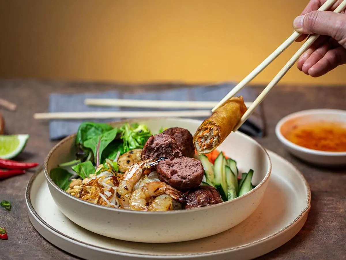 Grilled Vietnamese Pork Sausage, Shrimp, and Eggroll Vermicelli Bowl Grilled Vietnamese Pork Sausage, Shrimp, and Eggroll Vermicelli Bowl