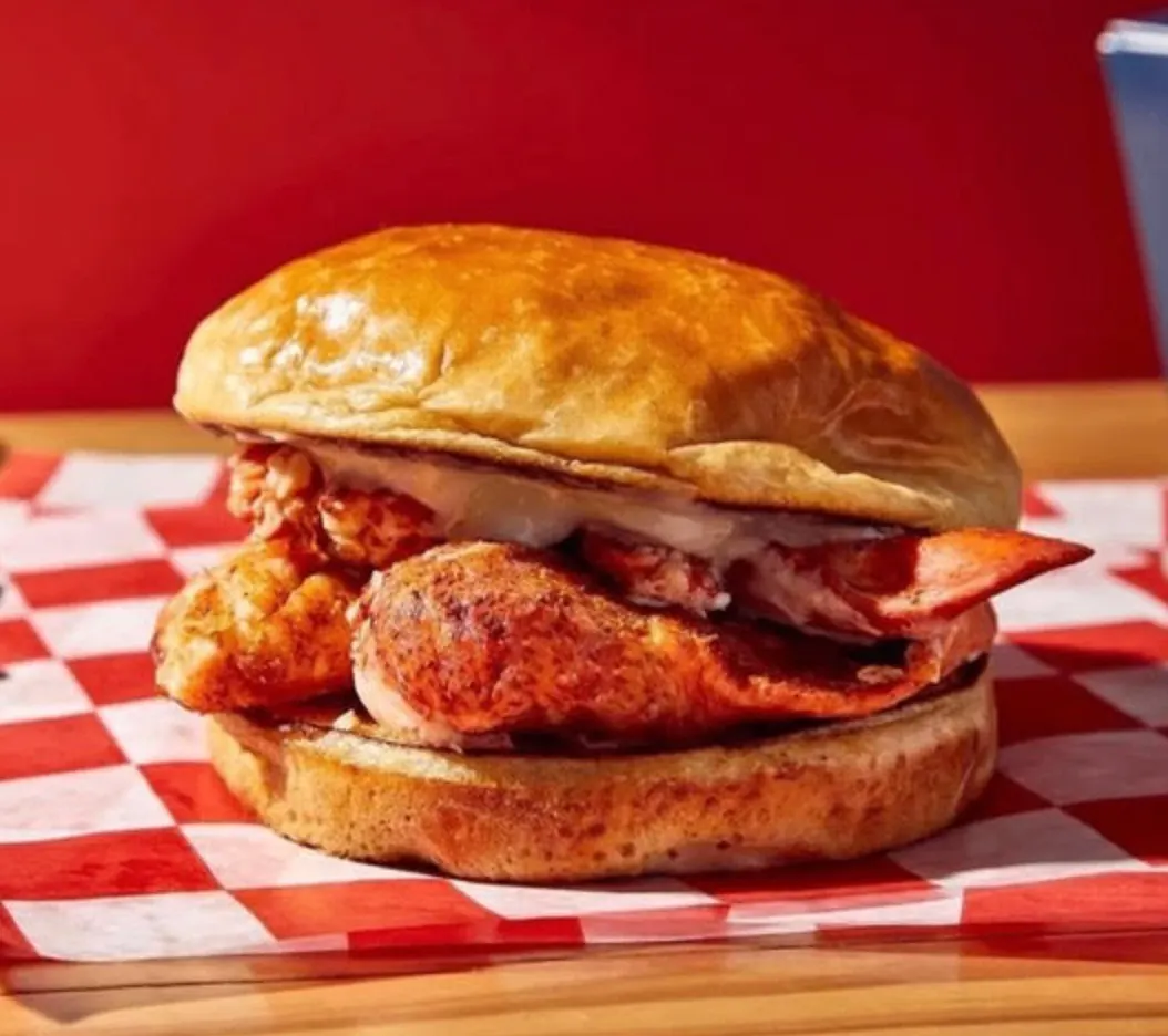 Regular Happy Lobster Roll