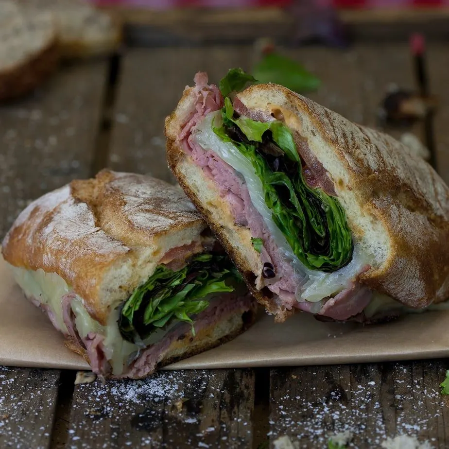Gluten Free Fillet of Roast Beef Sandwich with Garden Greens Salad