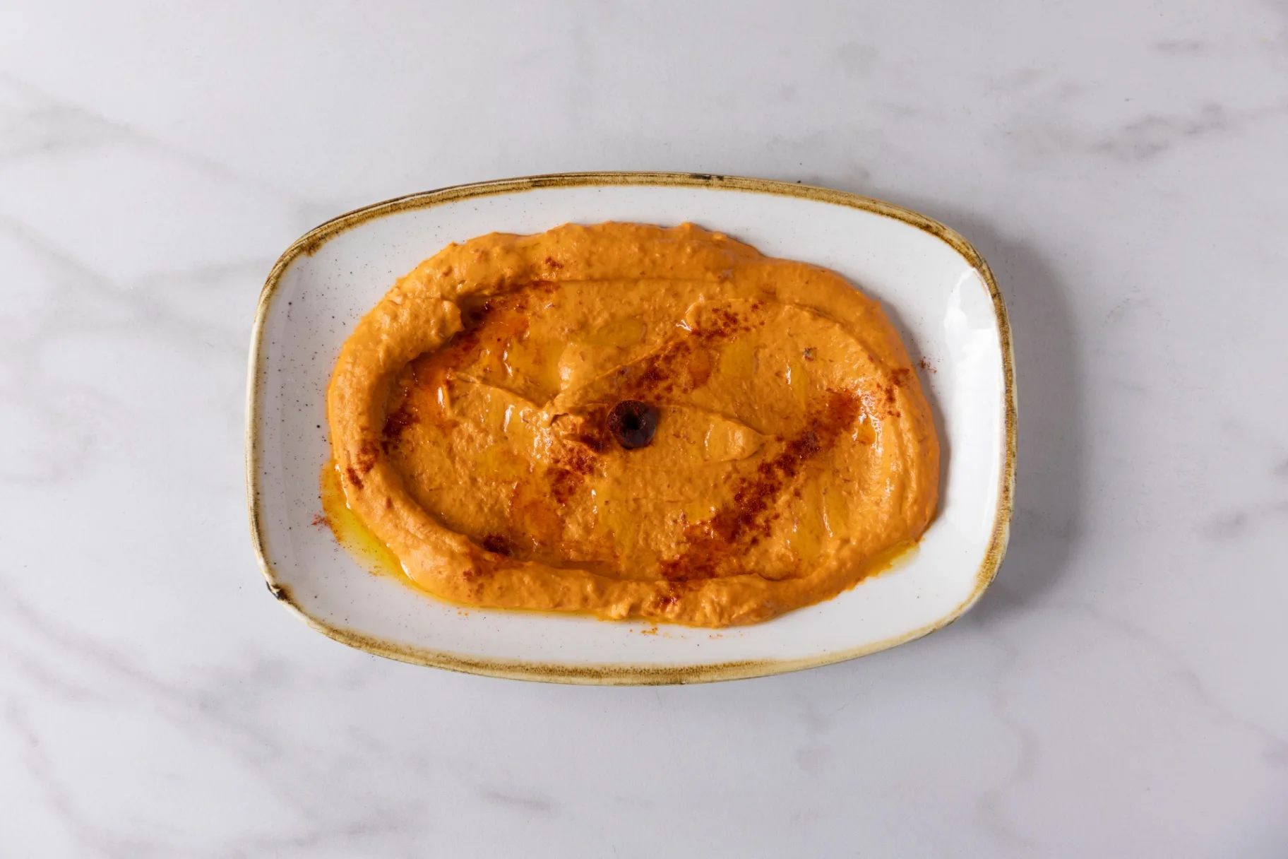 Chipotle Hummus with Pita Bread