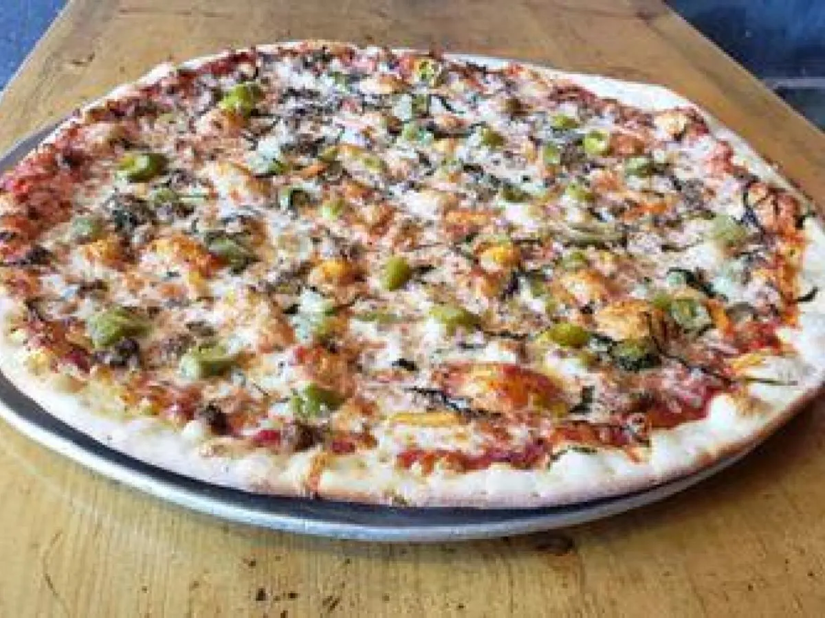 Midwestern Pizza with Dairy-Free Cheese [16"]