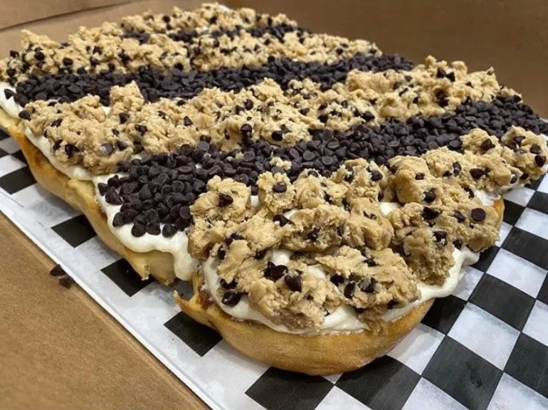Cinnacake (medium) - Cookie Dough