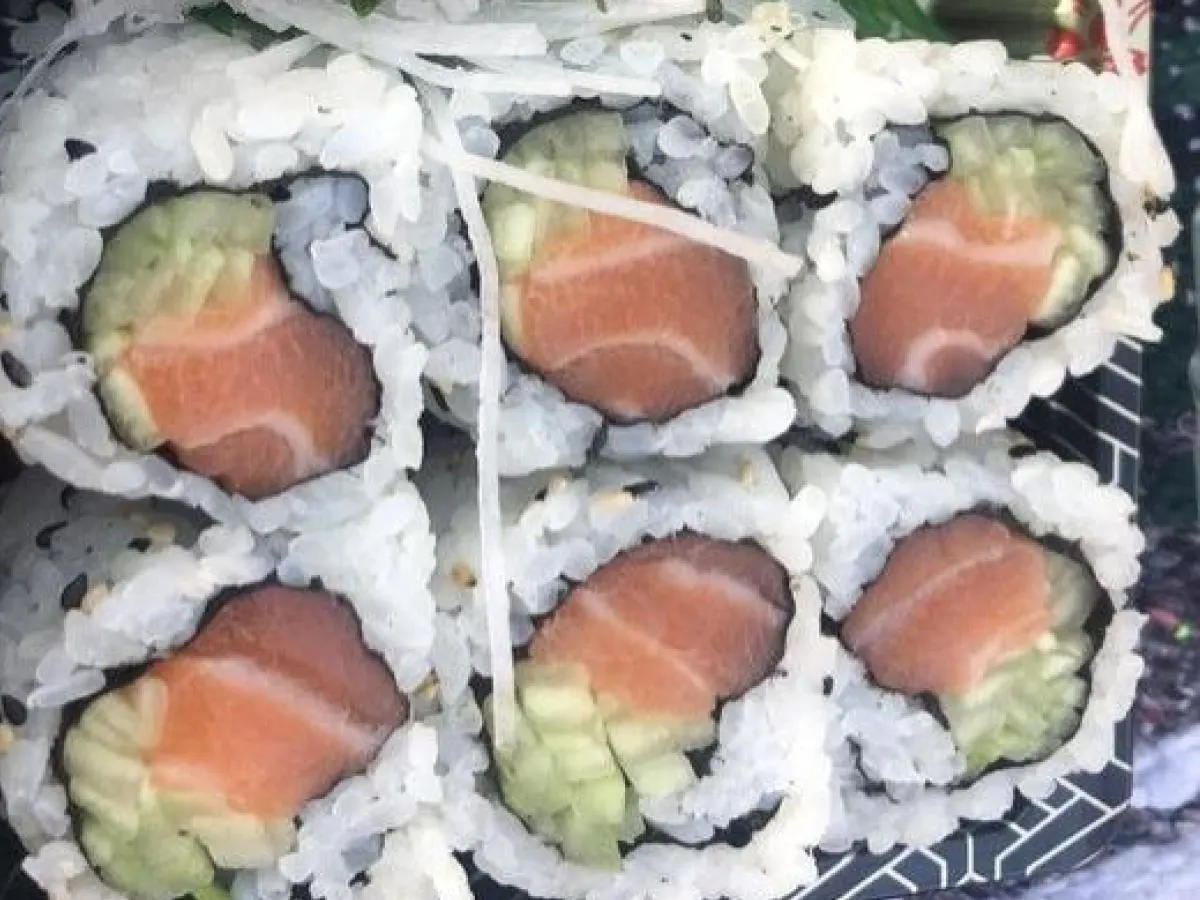 Salmon Cucumber Roll