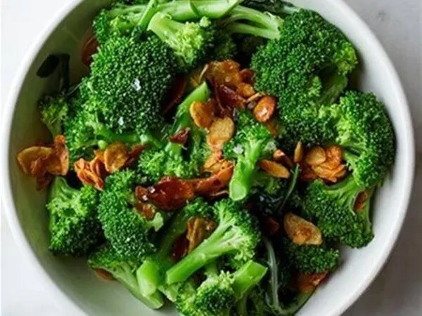 Broccoli with Roasted Garlic