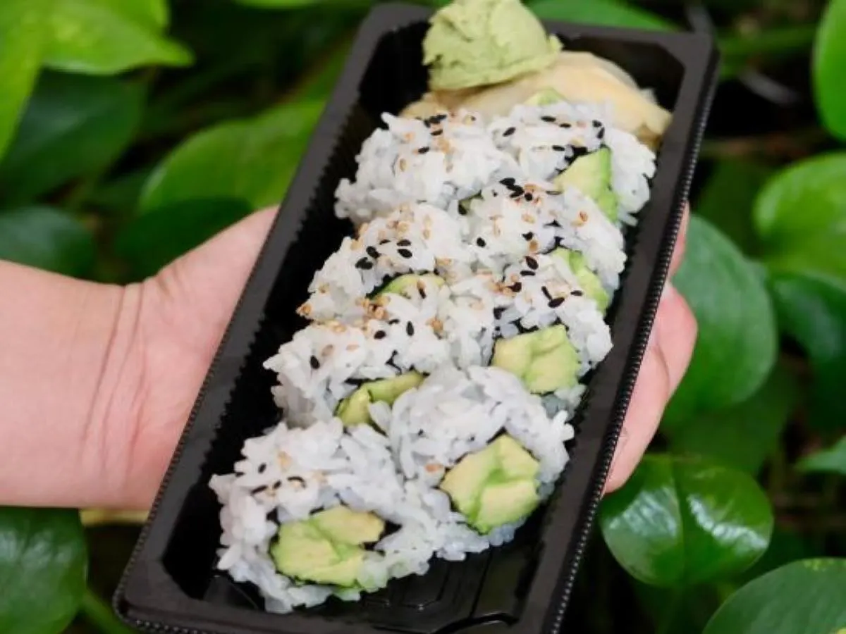Avocado Roll - Vegan
