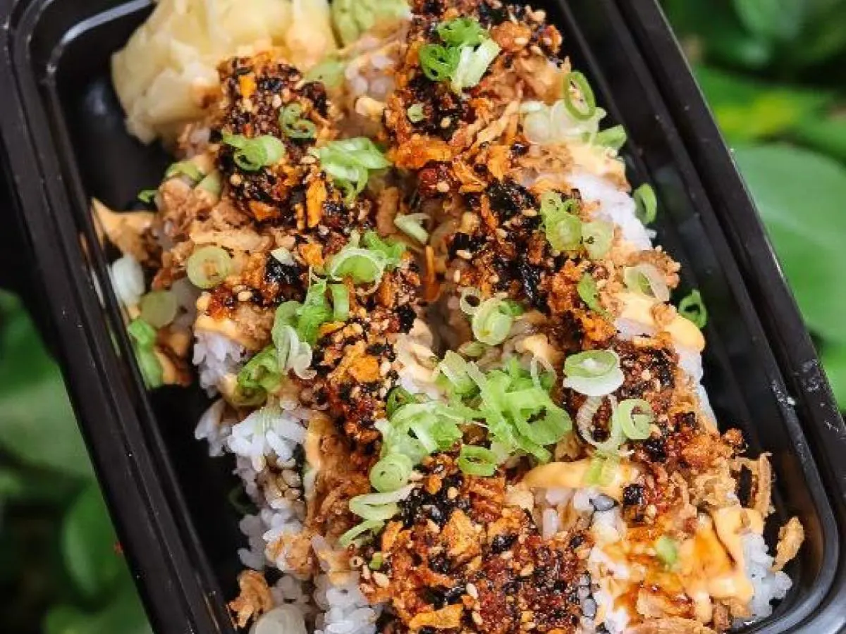 Garlic Chili Crunch Roll