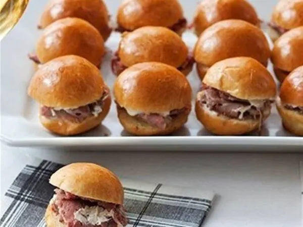 Brioche Buttons with Roast Beef and Horseradish Sauce