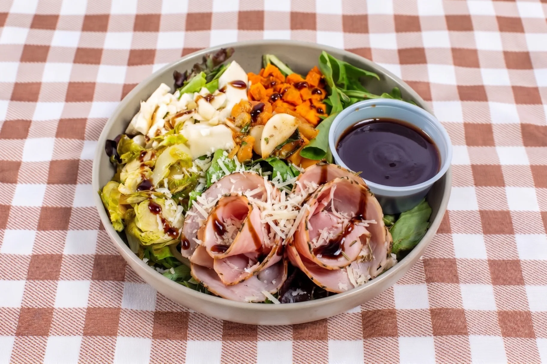 Green Salad with Fra'mani Rosemary Ham & Gruyere