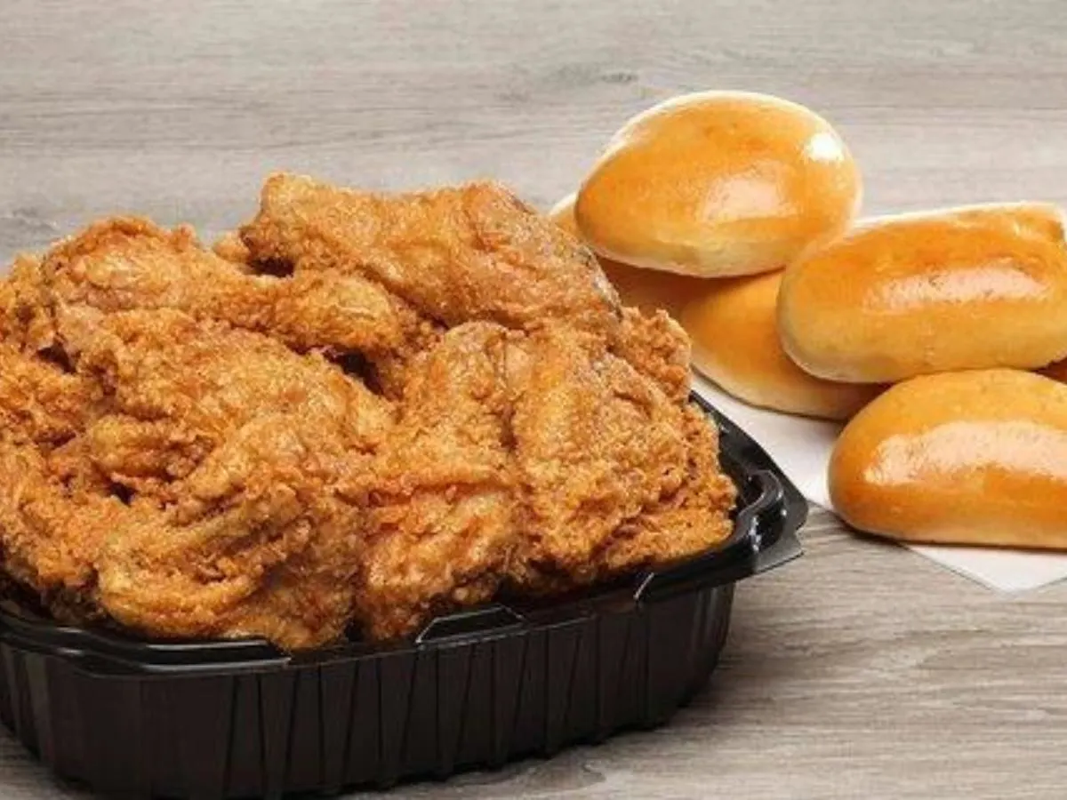 12 Piece Family Box - 6 Breasts and 6 Wings, Yeast Rolls