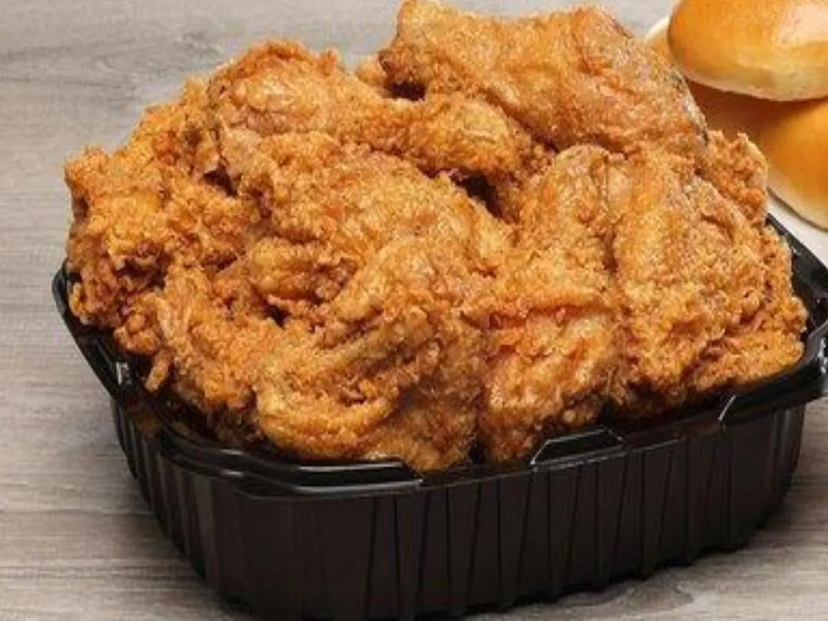 12 Piece Family Box - 6 Breasts and 6 Wings, Biscuits