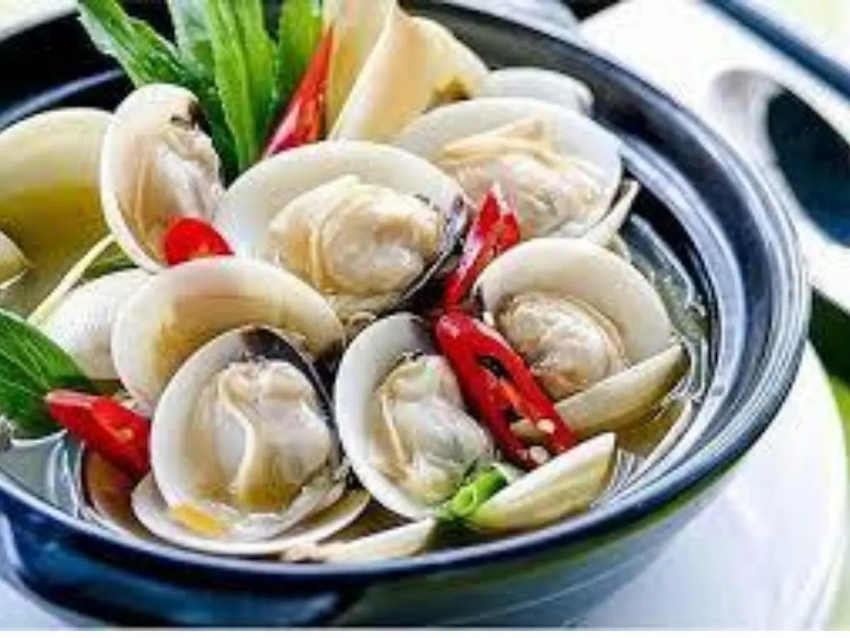 Steamed Clams with Lemongrass